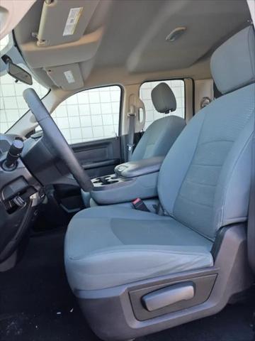 2017 Ram 1500 Express Quad Cab 4x4 6'4" Box