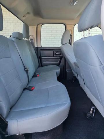2017 Ram 1500 Express Quad Cab 4x4 6'4" Box