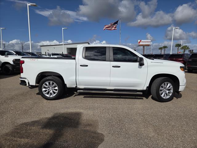 2023 Chevrolet Silverado 1500 4WD Crew Cab Short Bed Custom
