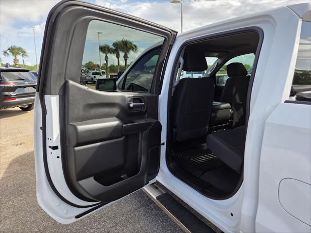 2023 Chevrolet Silverado 1500 4WD Crew Cab Short Bed Custom