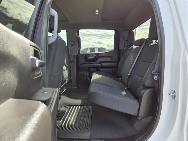 2023 Chevrolet Silverado 1500 4WD Crew Cab Short Bed Custom