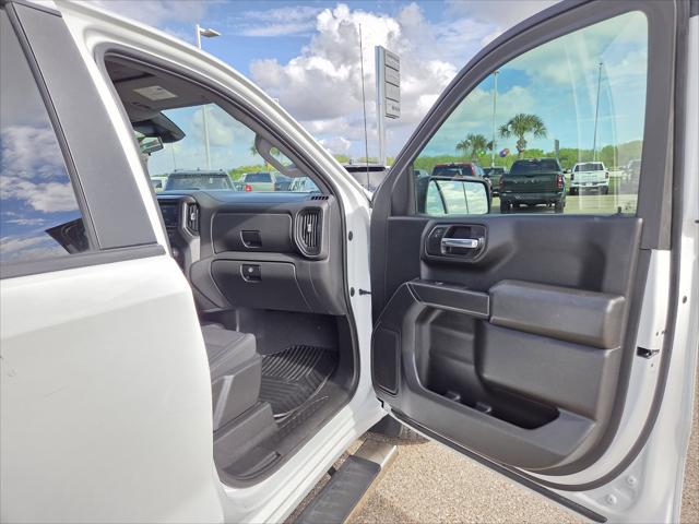 2023 Chevrolet Silverado 1500 4WD Crew Cab Short Bed Custom