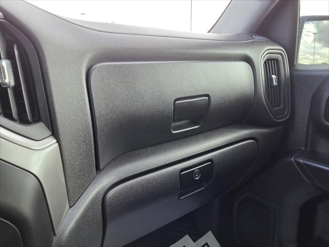 2023 Chevrolet Silverado 1500 4WD Crew Cab Short Bed Custom