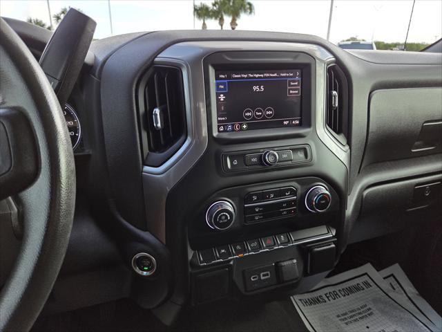 2023 Chevrolet Silverado 1500 4WD Crew Cab Short Bed Custom