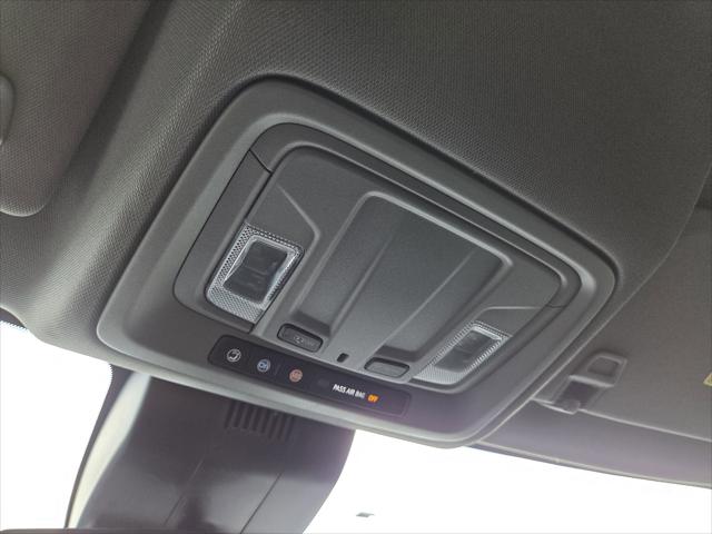 2023 Chevrolet Silverado 1500 4WD Crew Cab Short Bed Custom