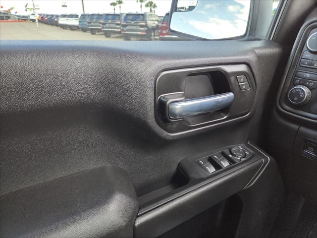2023 Chevrolet Silverado 1500 4WD Crew Cab Short Bed Custom