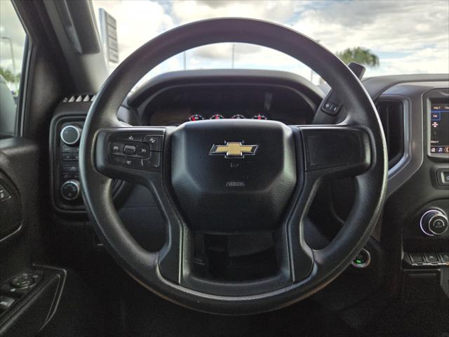 2023 Chevrolet Silverado 1500 4WD Crew Cab Short Bed Custom