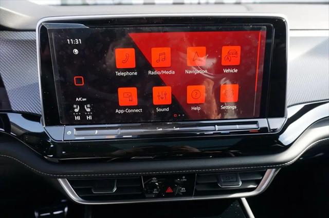 2026 Volkswagen Atlas Cross Sport SEL Premium R-Line