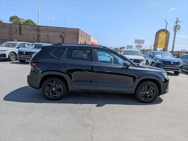 2025 Volkswagen Taos 1.5T SE Black