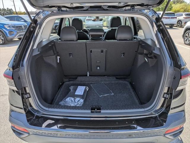2025 Volkswagen Taos 1.5T SE Black