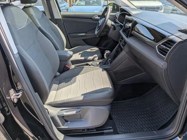 2025 Volkswagen Taos 1.5T SE Black