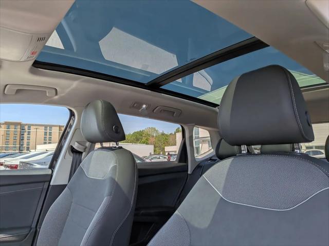 2025 Volkswagen Taos 1.5T SE Black