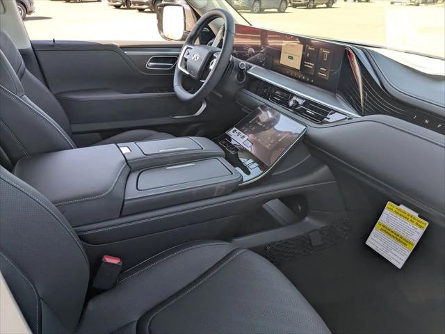 2026 INFINITI QX80 LUXE