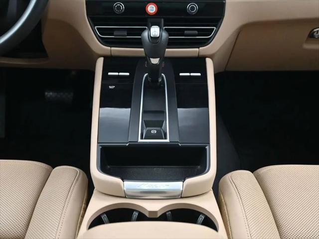 2023 Porsche Macan Macan