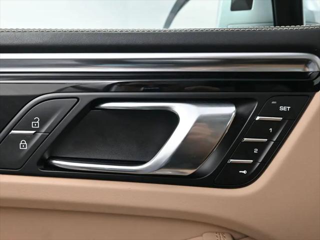 2023 Porsche Macan Macan