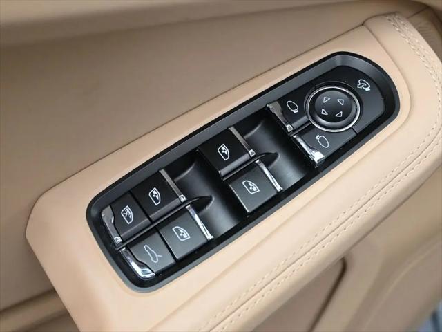 2023 Porsche Macan Macan