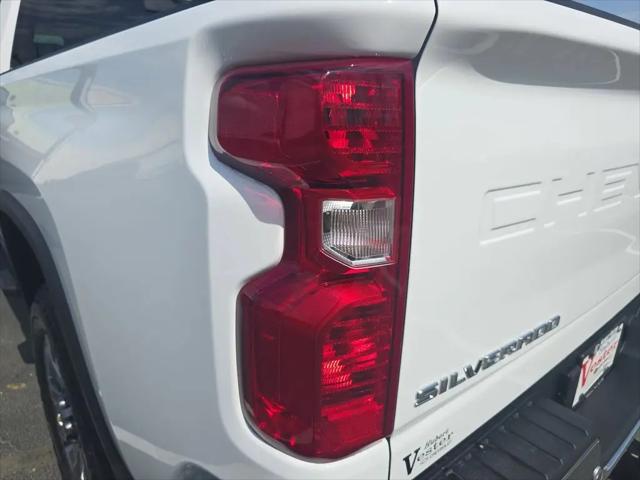 2026 Chevrolet Silverado 2500HD Crew Cab, Standard Bed, LT, 4WD