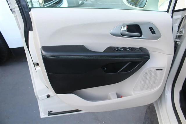 2020 Chrysler Pacifica Hybrid Limited