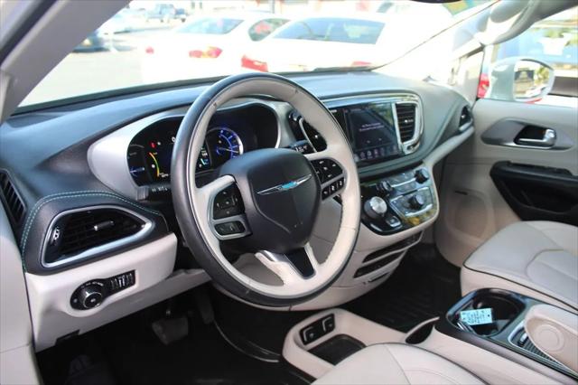 2020 Chrysler Pacifica Hybrid Limited