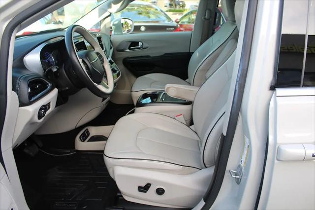 2020 Chrysler Pacifica Hybrid Limited