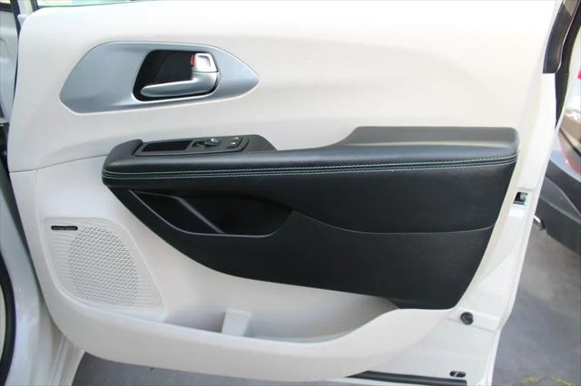 2020 Chrysler Pacifica Hybrid Limited