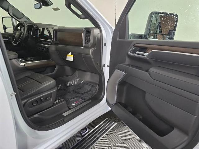 2026 Chevrolet Silverado 2500HD Crew Cab, Standard Bed, High Country, 4WD