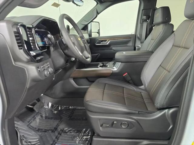 2026 Chevrolet Silverado 2500HD Crew Cab, Standard Bed, High Country, 4WD