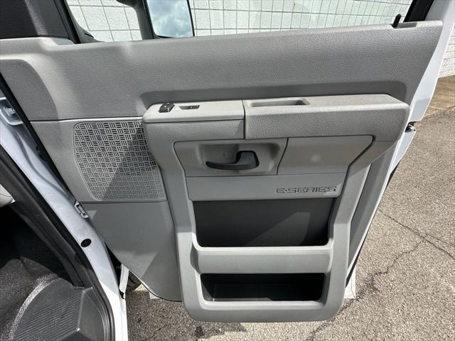 2027 Ford E-Series Cutaway Base