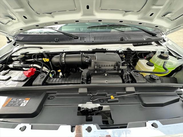2027 Ford E-Series Cutaway Base