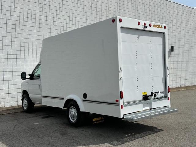 2027 Ford E-Series Cutaway Base