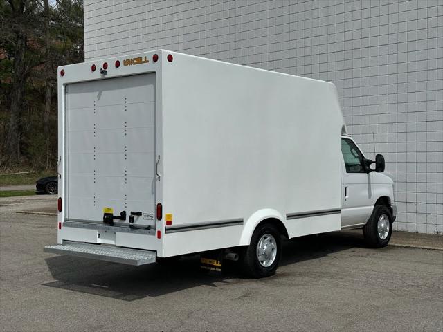 2027 Ford E-Series Cutaway Base