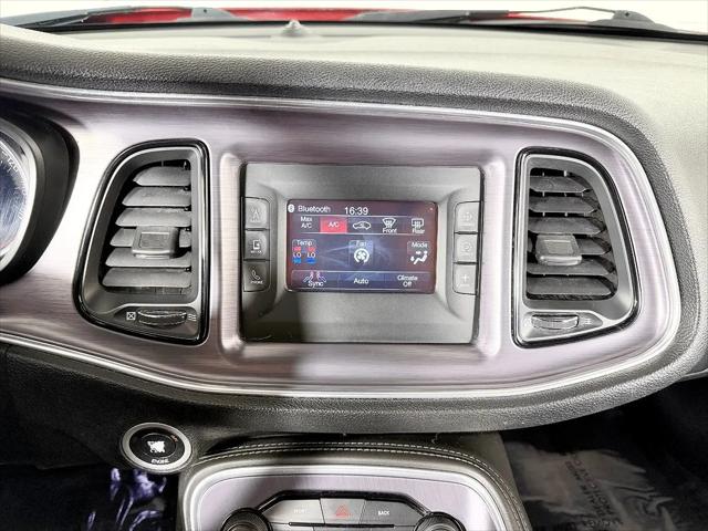 2015 Dodge Challenger SXT