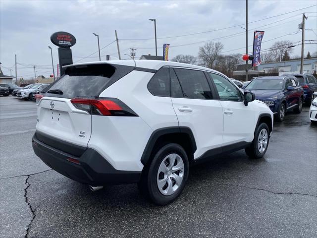 2024 Toyota RAV4 LE