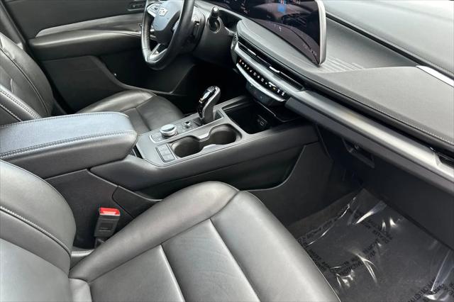 2025 Cadillac XT4 AWD Premium Luxury
