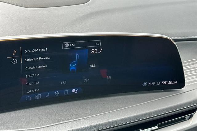 2025 Cadillac XT4 AWD Premium Luxury