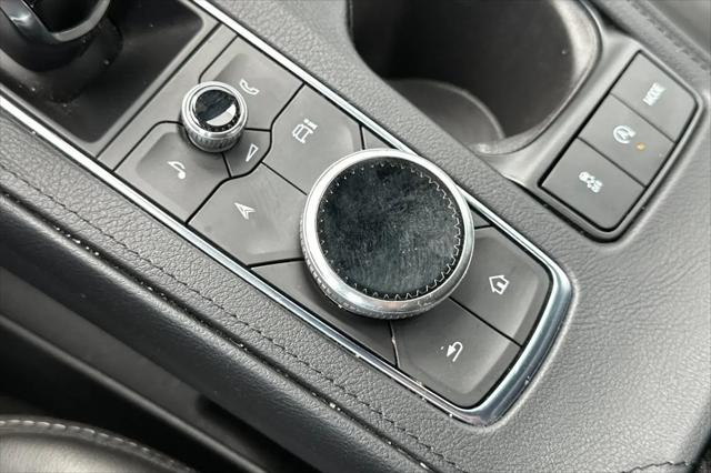 2025 Cadillac XT4 AWD Premium Luxury