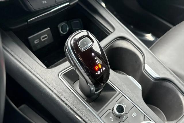 2025 Cadillac XT4 AWD Premium Luxury
