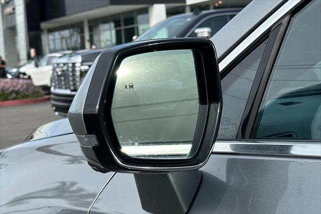 2025 Cadillac XT4 AWD Premium Luxury
