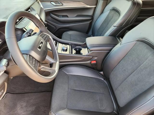 2026 Jeep Grand Cherokee L Altitude 4x2