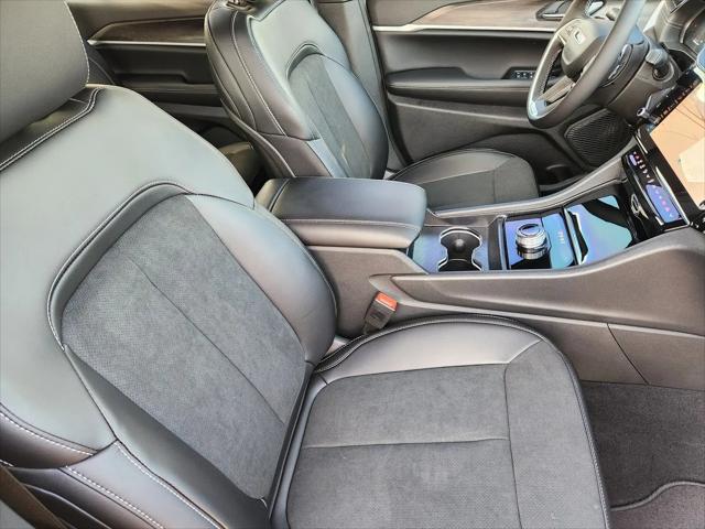 2026 Jeep Grand Cherokee L Altitude 4x2