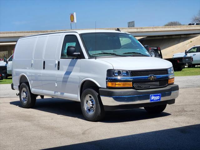 2026 Chevrolet Express Cargo Van 2500 Regular Wheelbase, WT, RWD