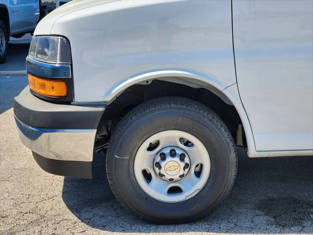 2026 Chevrolet Express Cargo Van 2500 Regular Wheelbase, WT, RWD