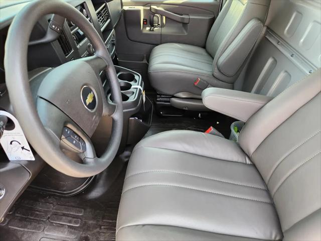 2026 Chevrolet Express Cargo Van 2500 Regular Wheelbase, WT, RWD