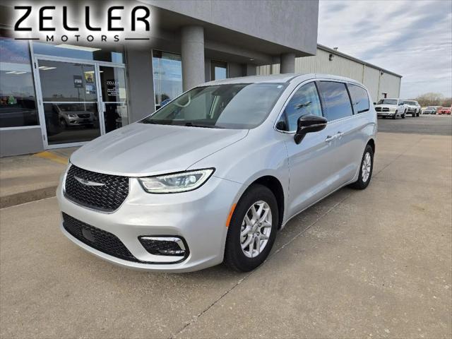 2024 Chrysler Pacifica Touring L for sale in Arkansas City, KS