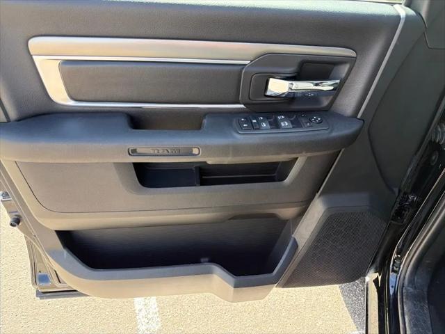 2024 Ram 1500 Classic Warlock Crew Cab 4x4 5'7" Box