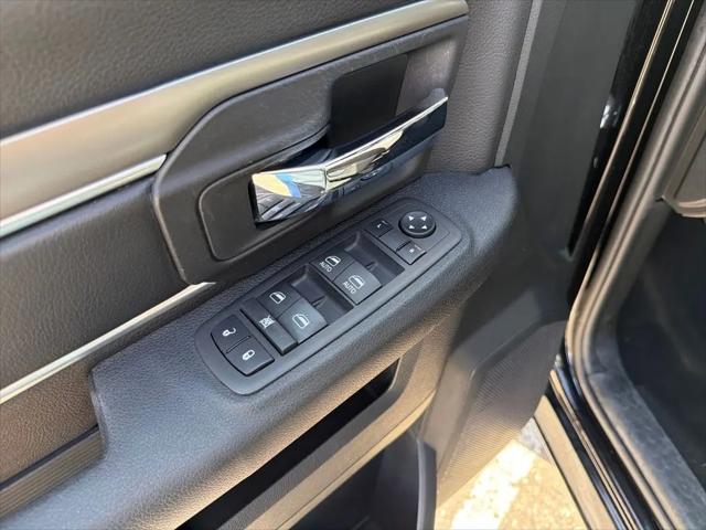 2024 Ram 1500 Classic Warlock Crew Cab 4x4 5'7" Box