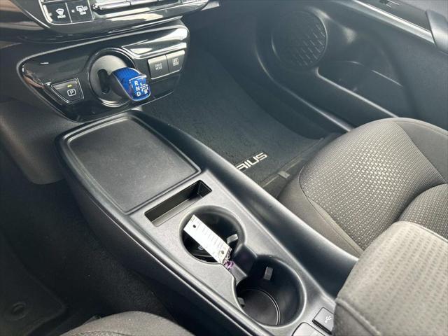 2022 Toyota Prius LE