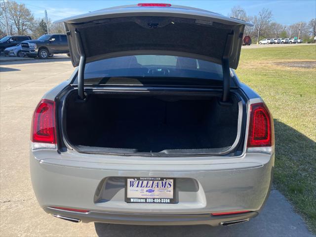 2018 Chrysler 300 Touring