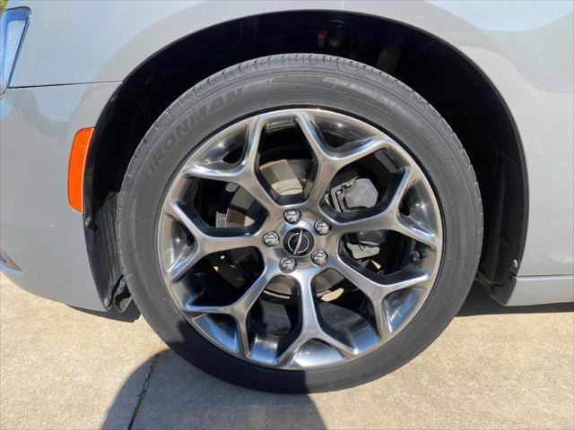2018 Chrysler 300 Touring