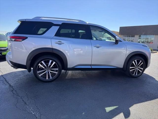 2025 Nissan Pathfinder Platinum 4WD